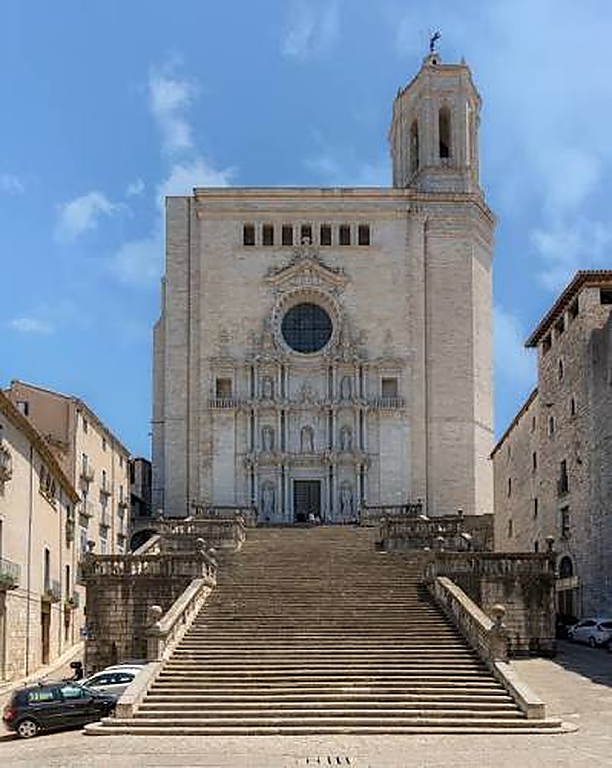 Vista general de la façana de la catedral de Girona
