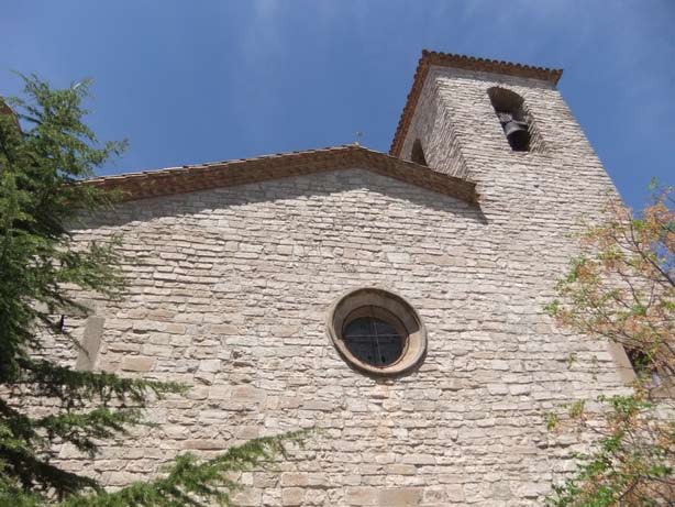 Vista general de l’església de Santa Magdalena de Vergós Guerrejat