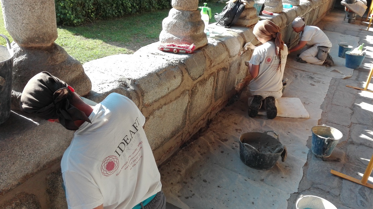 Restauració de la balaustrada del claustre de la Seu d'Urgell